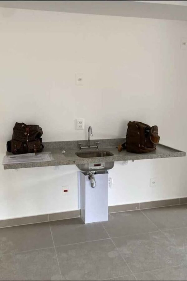 Pia em granito com área seca