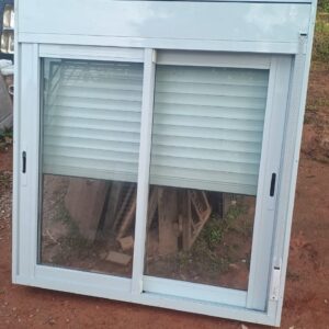 ️Janela Persiana Integrada em Alumínio Branco – Linha Gold