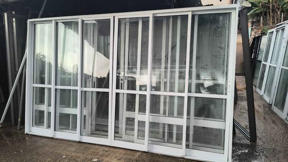 Porta Balcão em Alumínio Branco