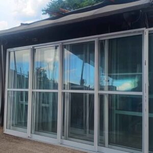 PORTA DE CORRER EM ALUMÍNIO BRANCO – 4 FOLHAS