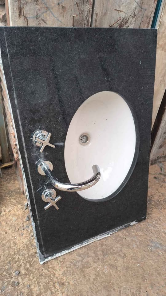 Pia de Banheiro em Granito Preto São Gabriel