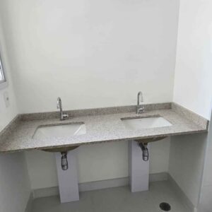 Pia em Granito com Duas Cubas