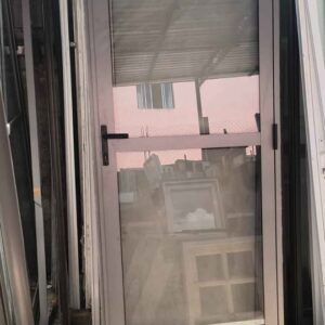 PORTA SOCIAL EM ALUMÍNIO  – COR CINZA