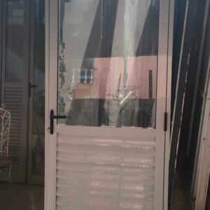 PORTA SOCIAL EM ALUMÍNIO BRANCO