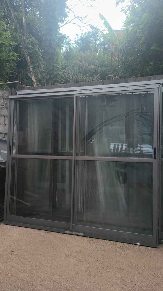 Porta Balcão em Alumínio Cinza – 2 Folhas Móveis