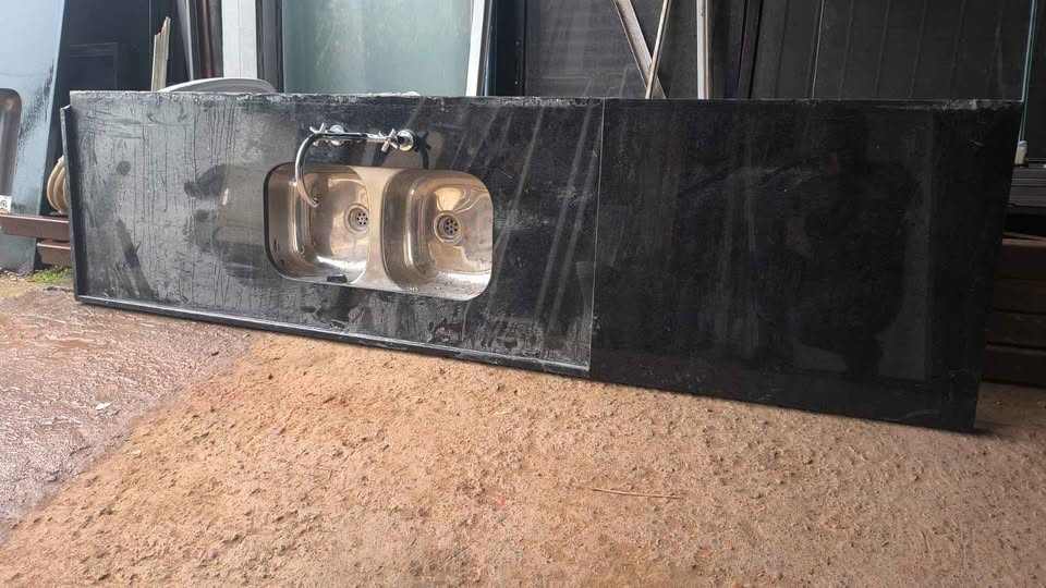 PIA EM GRANITO SÃO GABRIEL – DUPLA CUBA