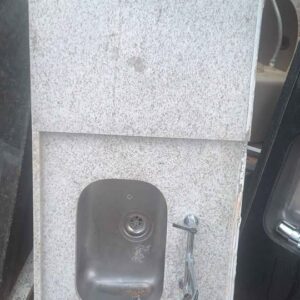 PIA DE COZINHA EM PEDRA ITAÚNA COM ÁREA SECA