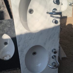 Pia em Mármore com Cuba Dupla