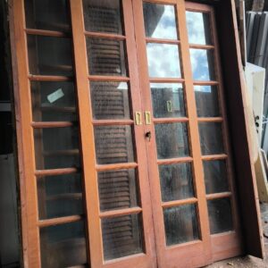 PORTA EM MADEIRA 4 FOLHAS